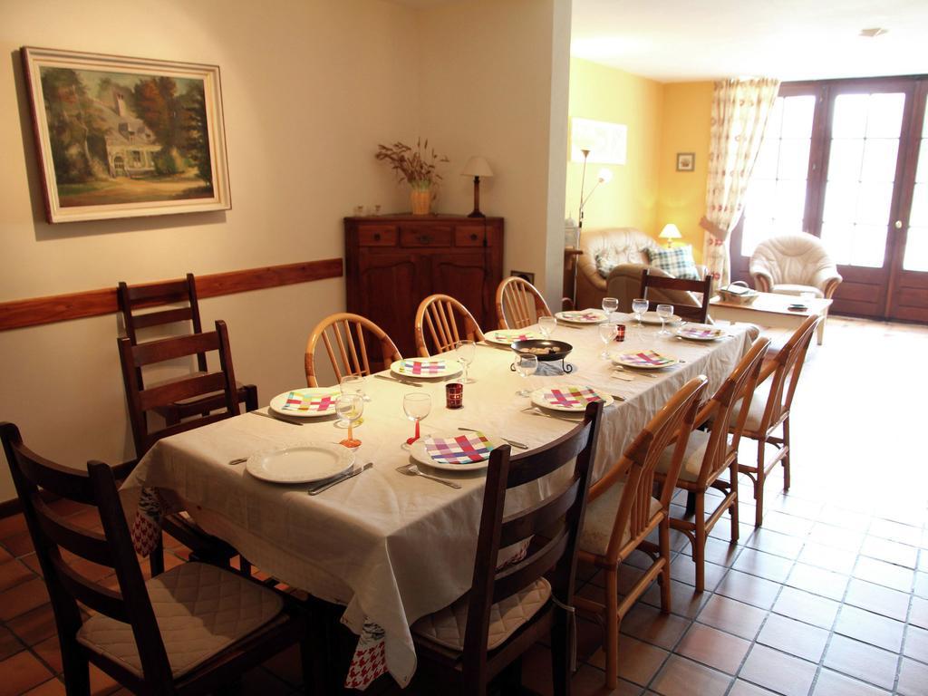 Holiday Home For 10 People Set In Castle Grounds